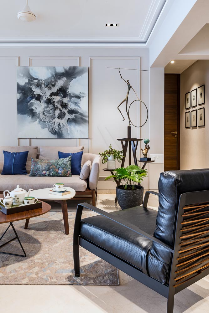 False Ceiling Design in a Main Hall that Match the Mouldings of Your Wall - Beautiful Homes